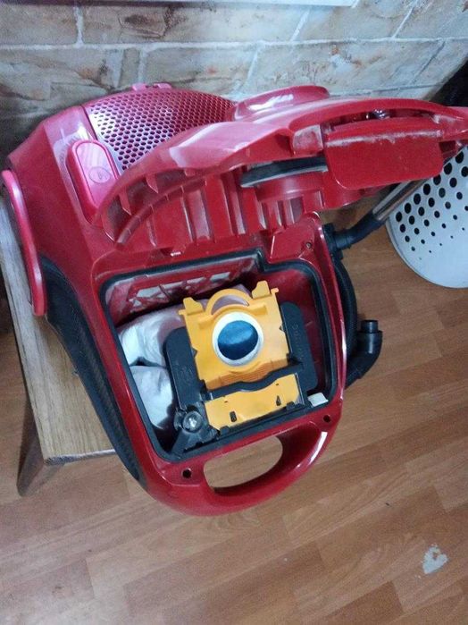 Пилосос філіпс..