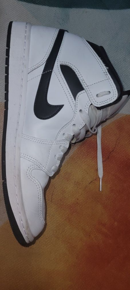 Sprzedam Air Jordan 1  (rozmiar 41)