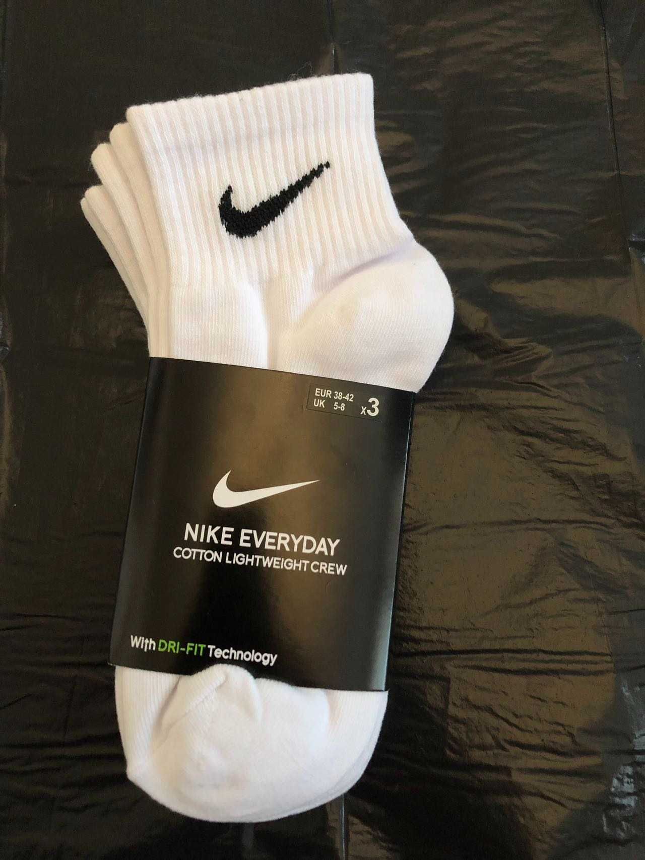 6 par skarpet Nike z czystego bawełny. Białe, krótkie, Rozmiar M / L