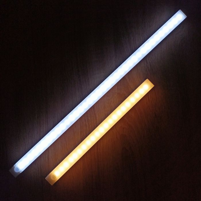 Яскрава LED лампа з датчиком руху 50см