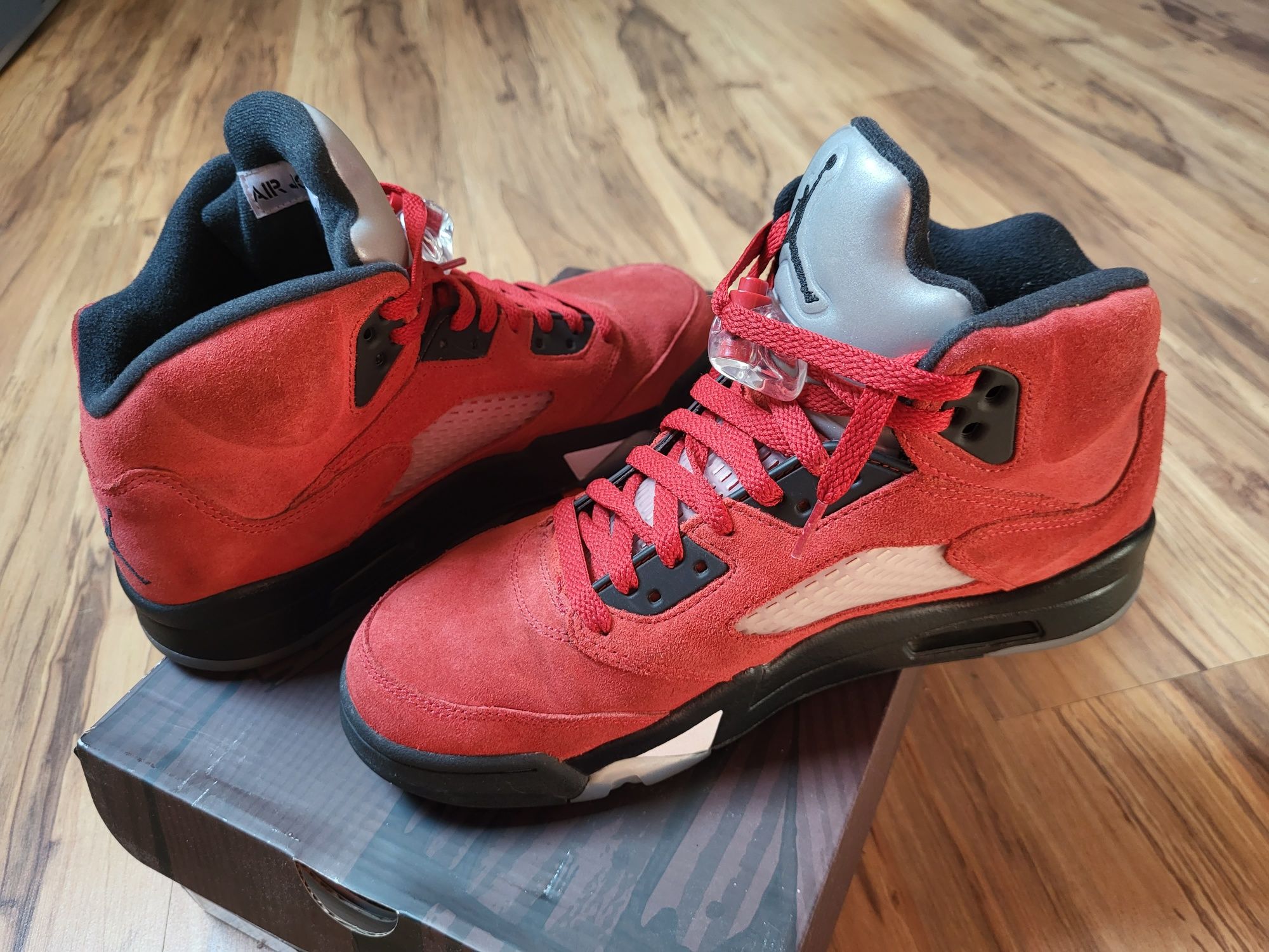 Air Jordan 5 Retro Raging Bulls Red Toro Bravo