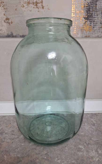 Продаються банки на 3 літри в кількості 20 шт.