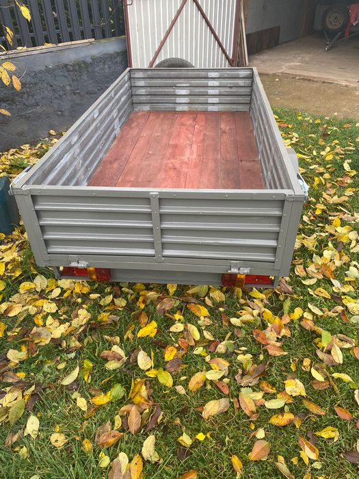 Przyczepka samochodowa