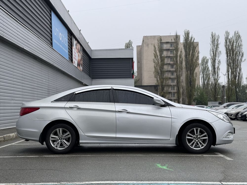 Hyundai Sonata 2012