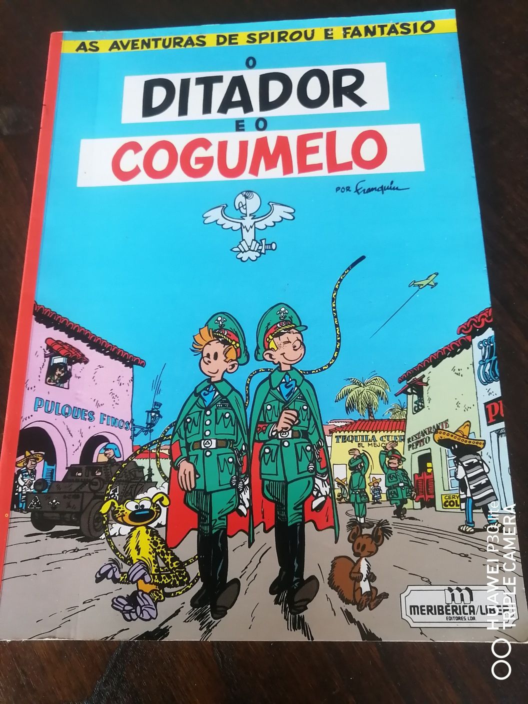 Livro "O ditador e o Cogumelo"