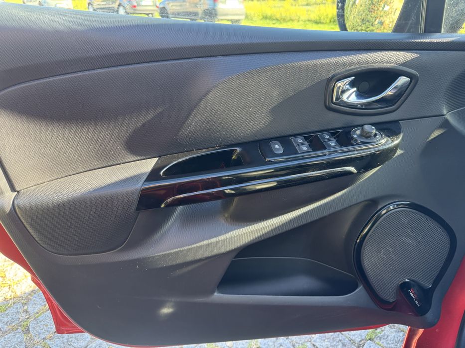 Renault clio sport tourer