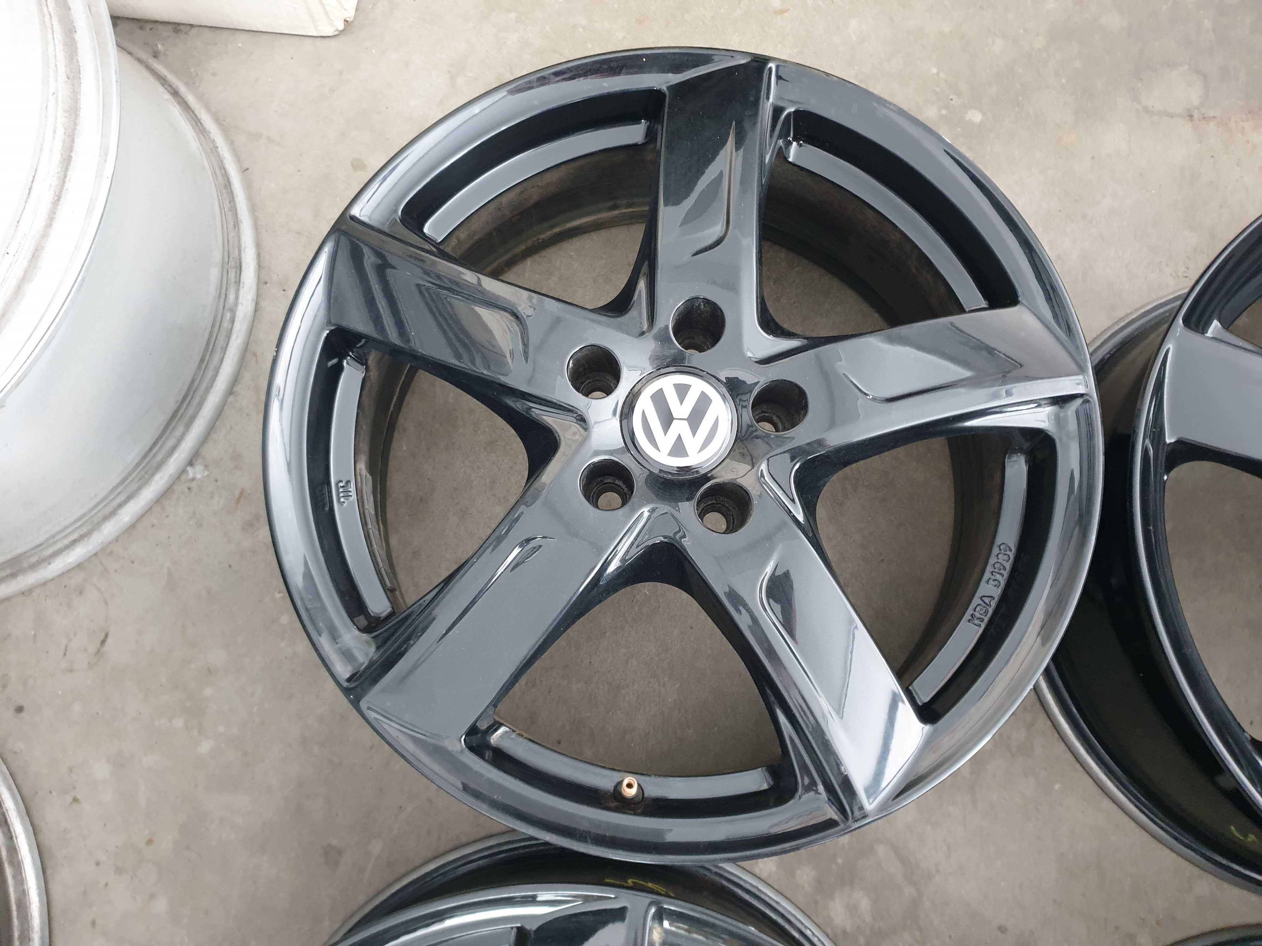 Alufelgi 17" VW Passat B6 B7 B8 Golf VII Caddy Tiguan Touran T4 5x112