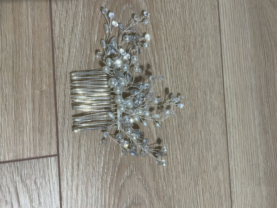 Brincos e ganchos de cabelo