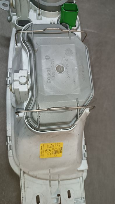 Vendo faróis direito do Ford fiesta 4 ano 1996/2000