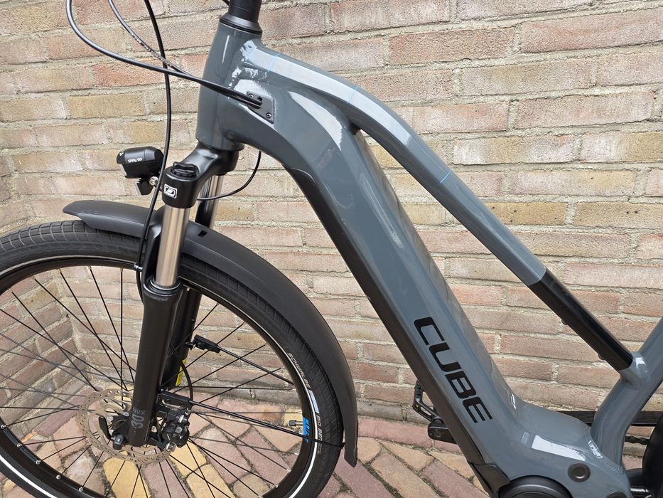 Elektryczny Cube Touring ON1 Performance Line
