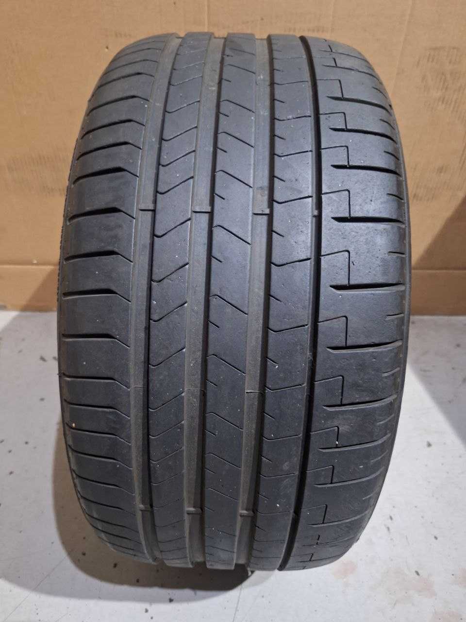 Літня шина резина 275/35 R19 100Y Pirelli Pzero PZ4 *