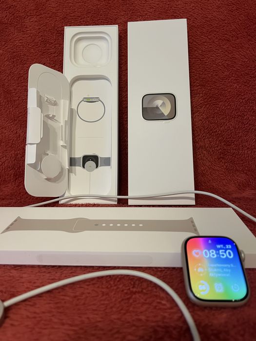 Apple Watch 9 45/Starlight Aluminum/Starlight Sport Band M/L GPS