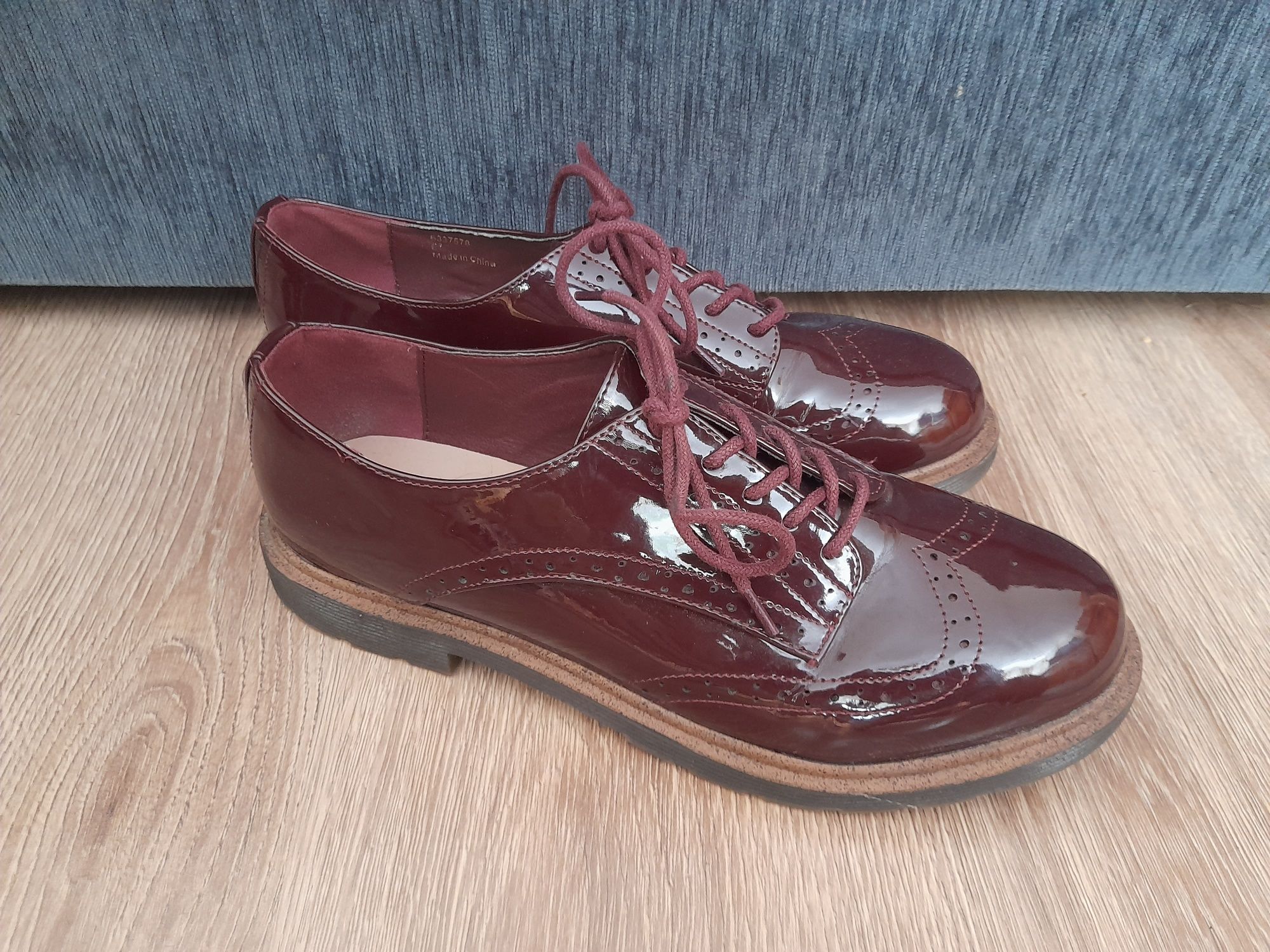 New Look buty trapery lakierowane rozmiar 8/41