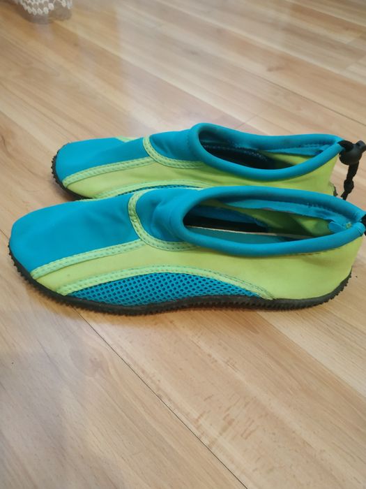 Супер легкі кросівки 38