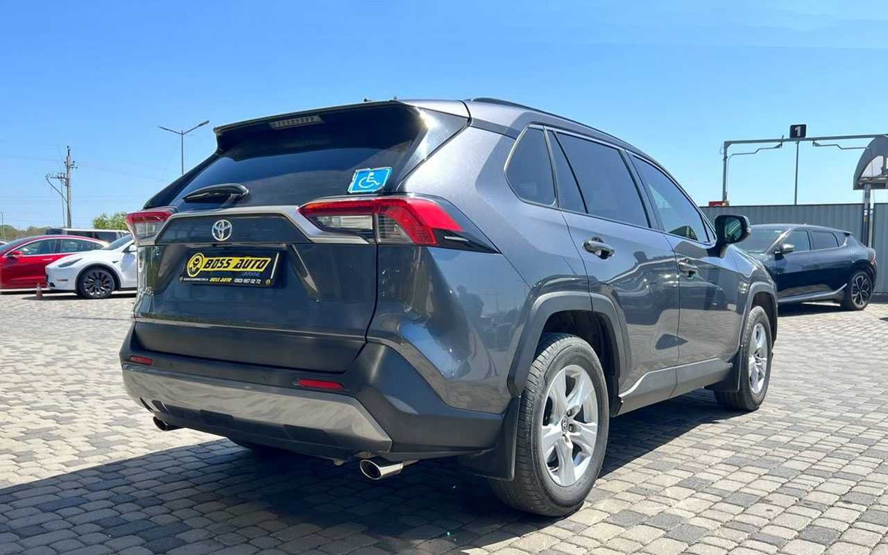 Toyota RAV4 2021