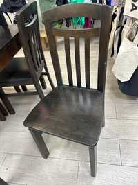 Cadeira madeira usado   e em bom estado