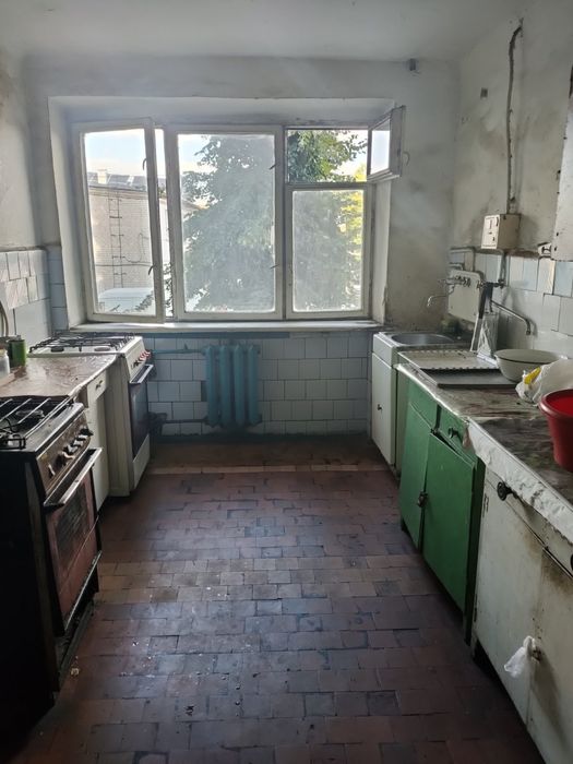 Продам 2 кім в гуртожитку S=36.9кв.м.Піонерська.