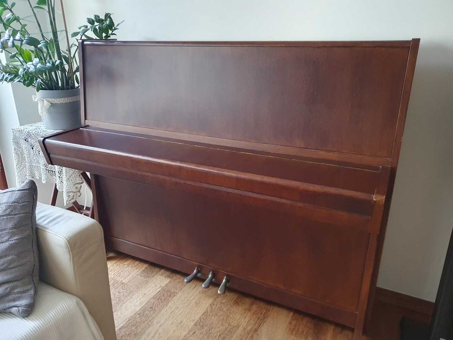 Pianino marki Petrof stan bdb.