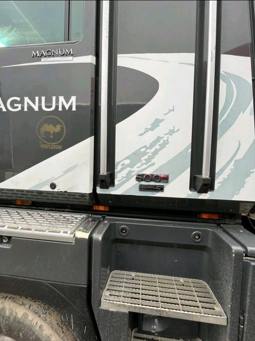 Оренда фури Renault MAGNUM, тягач з причепом. Можливий викуп.