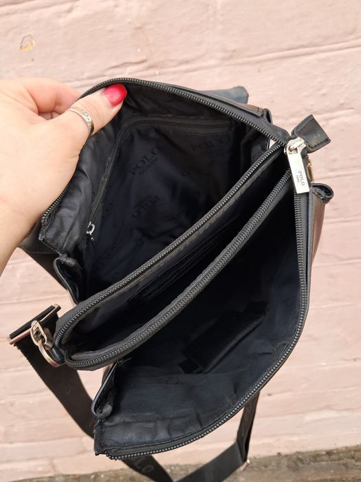 Продам чоловічу шкіряну сумку polo, достатньо вмістка, має 4 великі ки