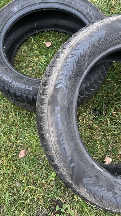 Шини 2шт. Зимові в гарному стані