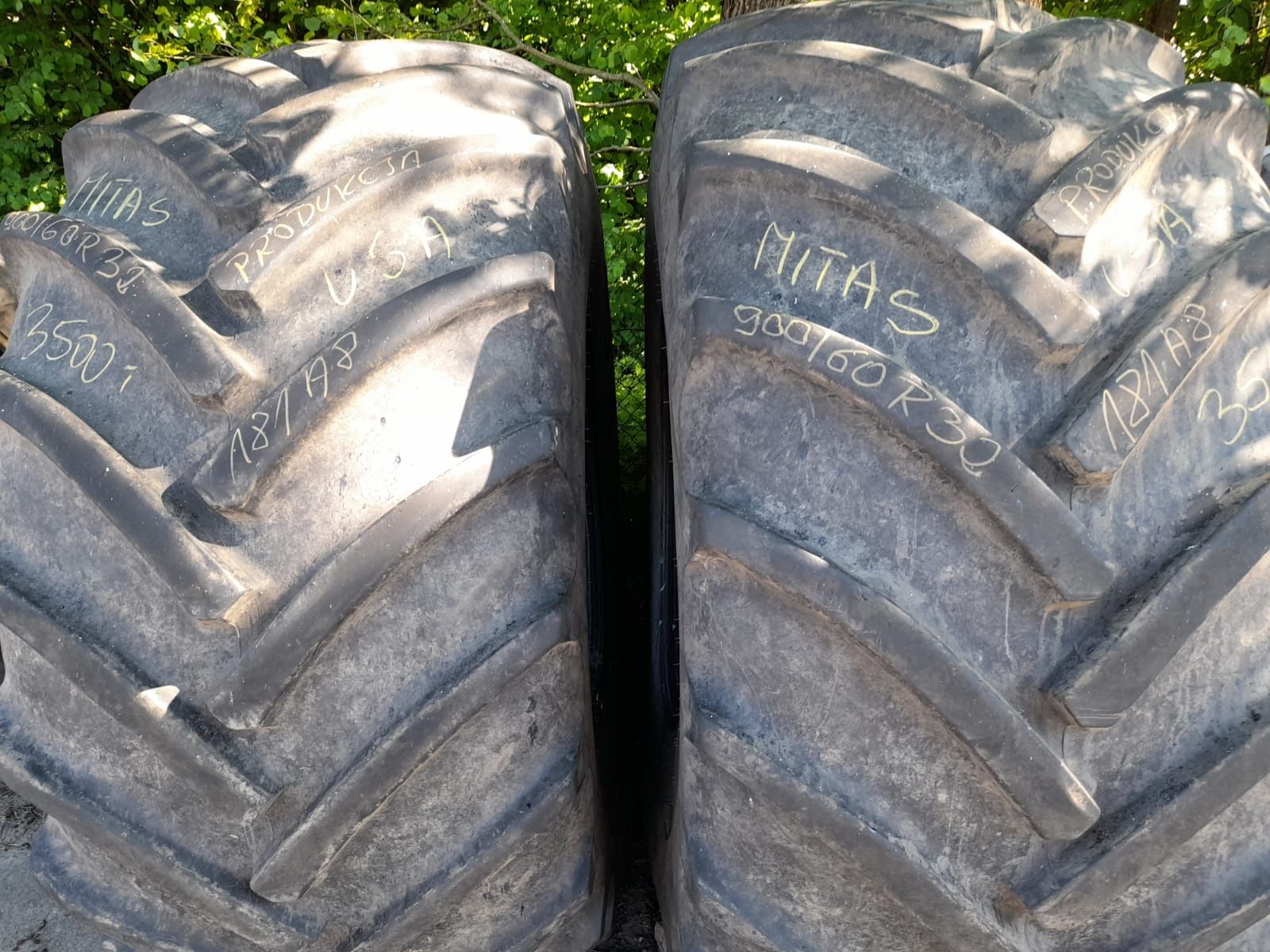 Opony 900/60R32 Mitas