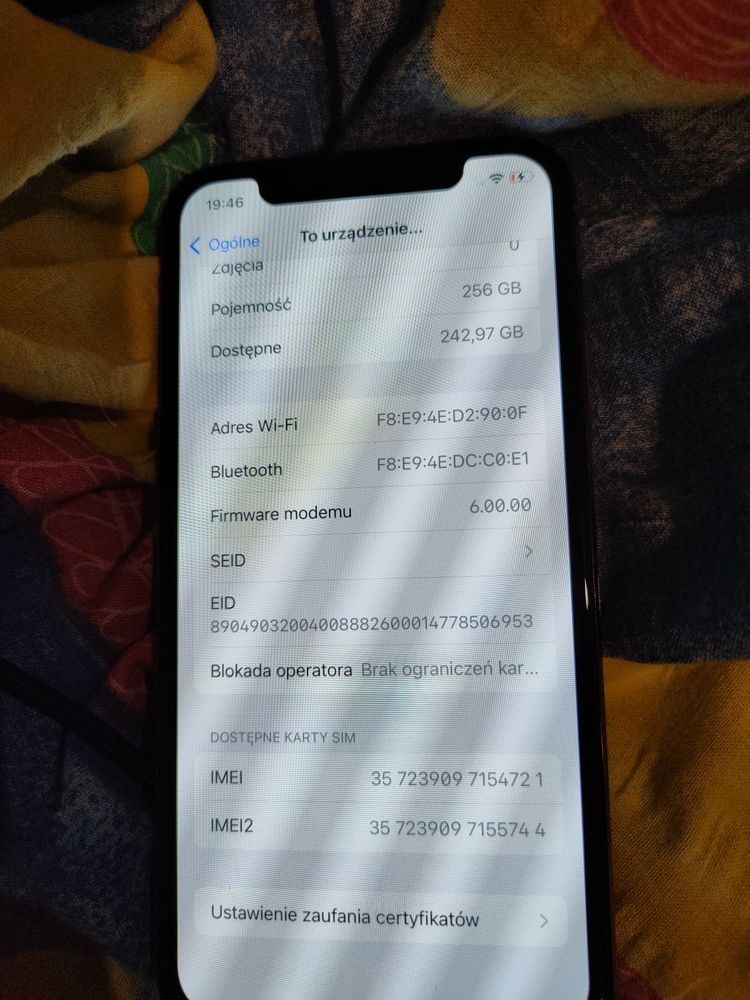 Sprzedam iPhone XS bardzo dobrze utrzymany bateria 100 % 256 GB pamięc