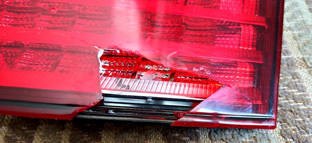 Продаются задние фонари на Lexus ES 2013-2015 года.