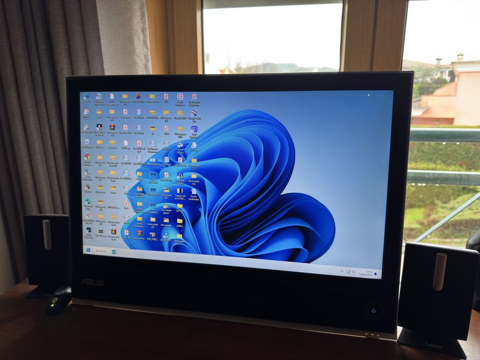 Monitor pc Asus                                  .