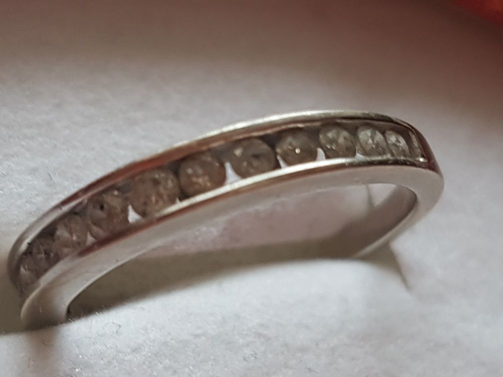 Złoty pierścionek ala obrączka biale złoto wysadzsny brylantami 0.4ct