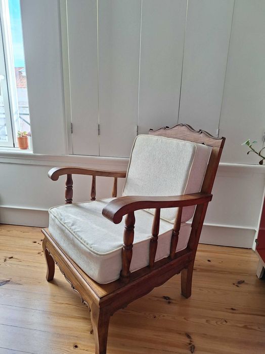 Poltrona/cadeirão de madeira dos anos 50/60