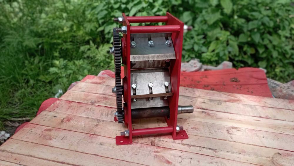 Подрібнювач гілок, гілкоруб, измельчитель веток, щепорез