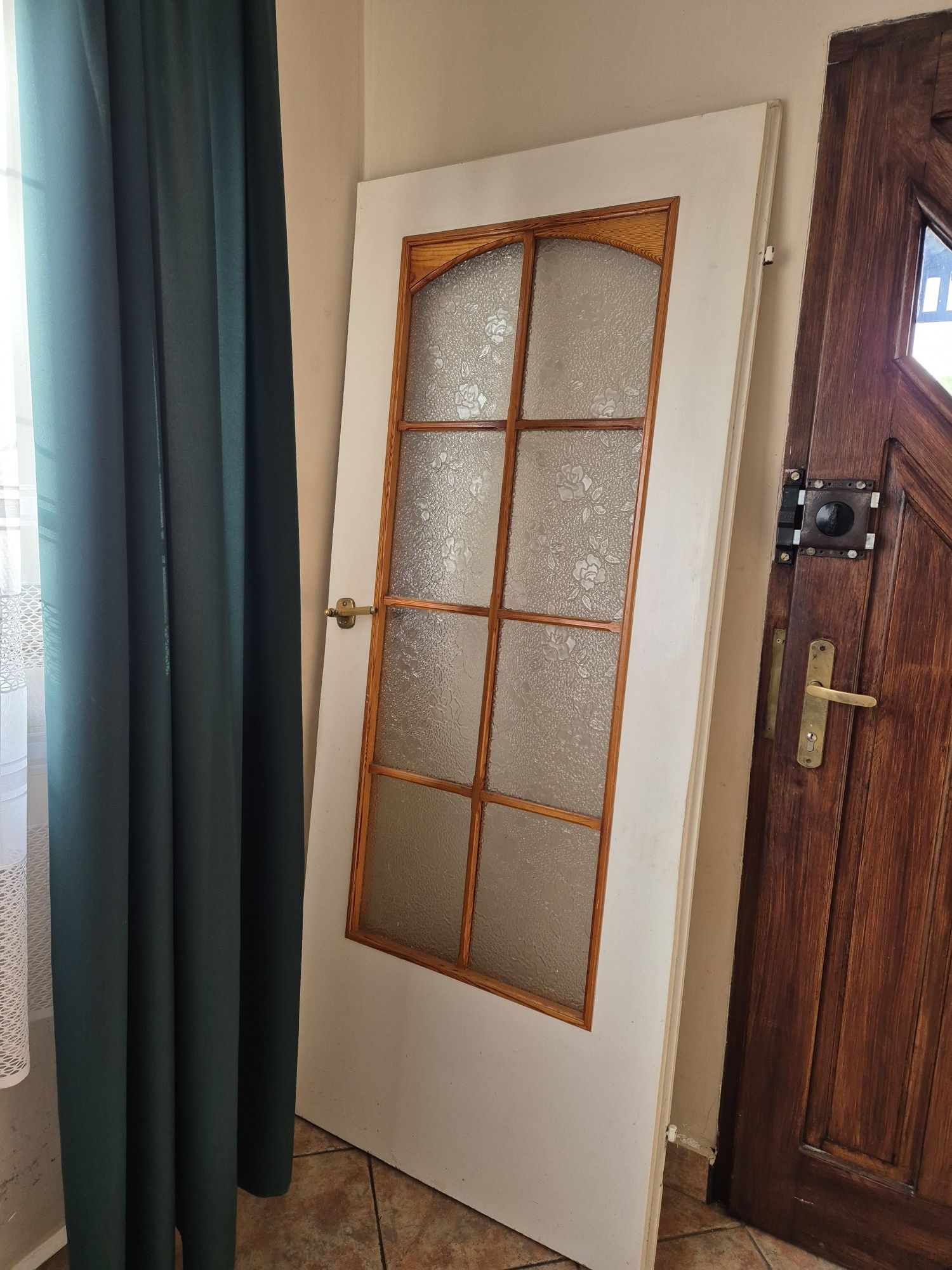 Drzwi wewnętrzne 80x200 cm drewniane z szybą