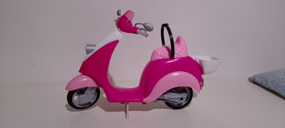 Mota da Barbie bom estado