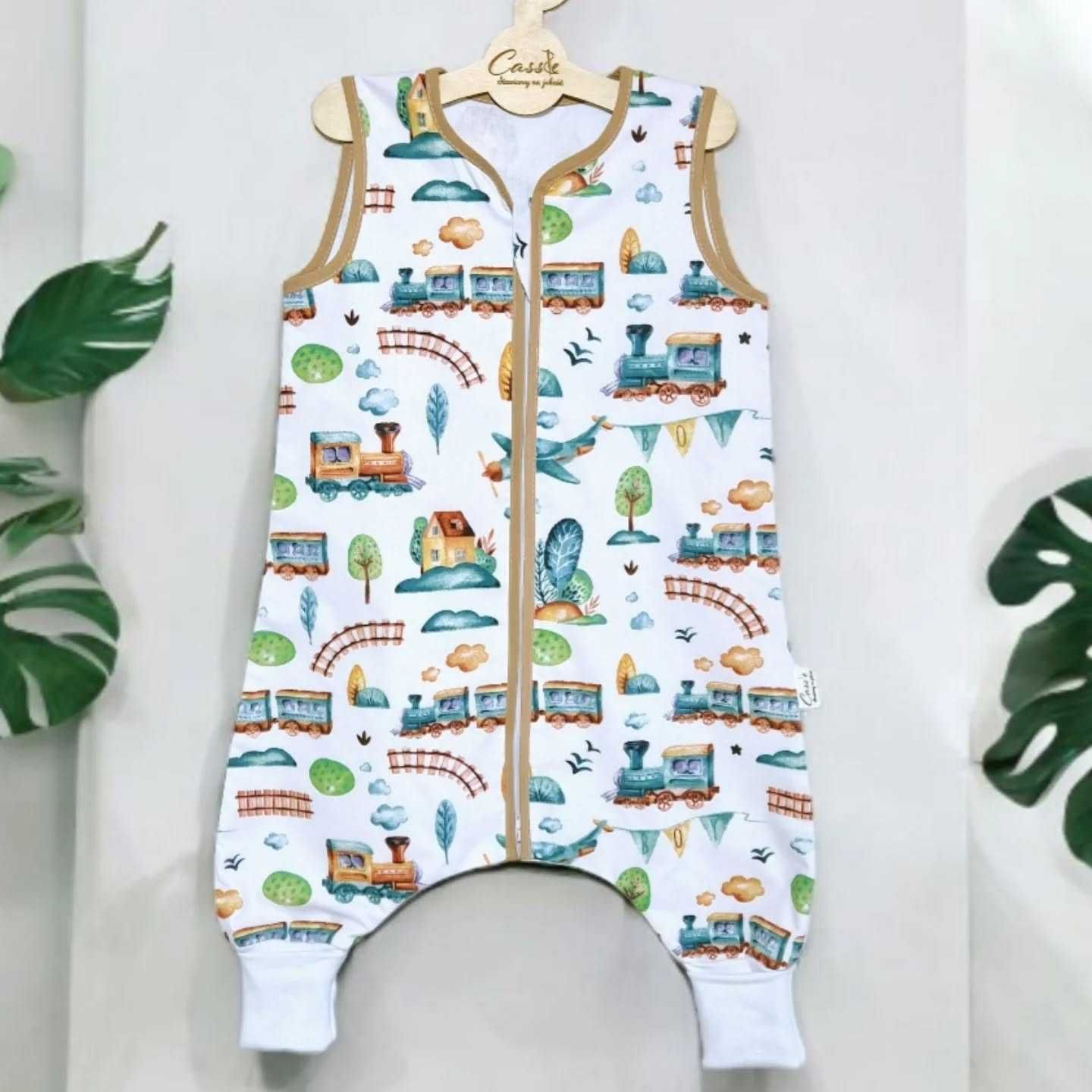 Śpiworek z nogawkami standard 1 tog r 98-104+ wzór Lokomotywa kolorowa