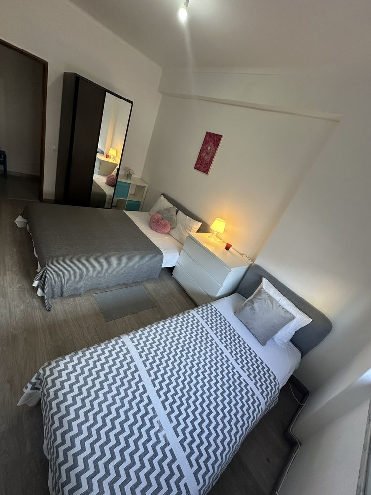QUARTO no Barreiro cama casal + cama solteiro