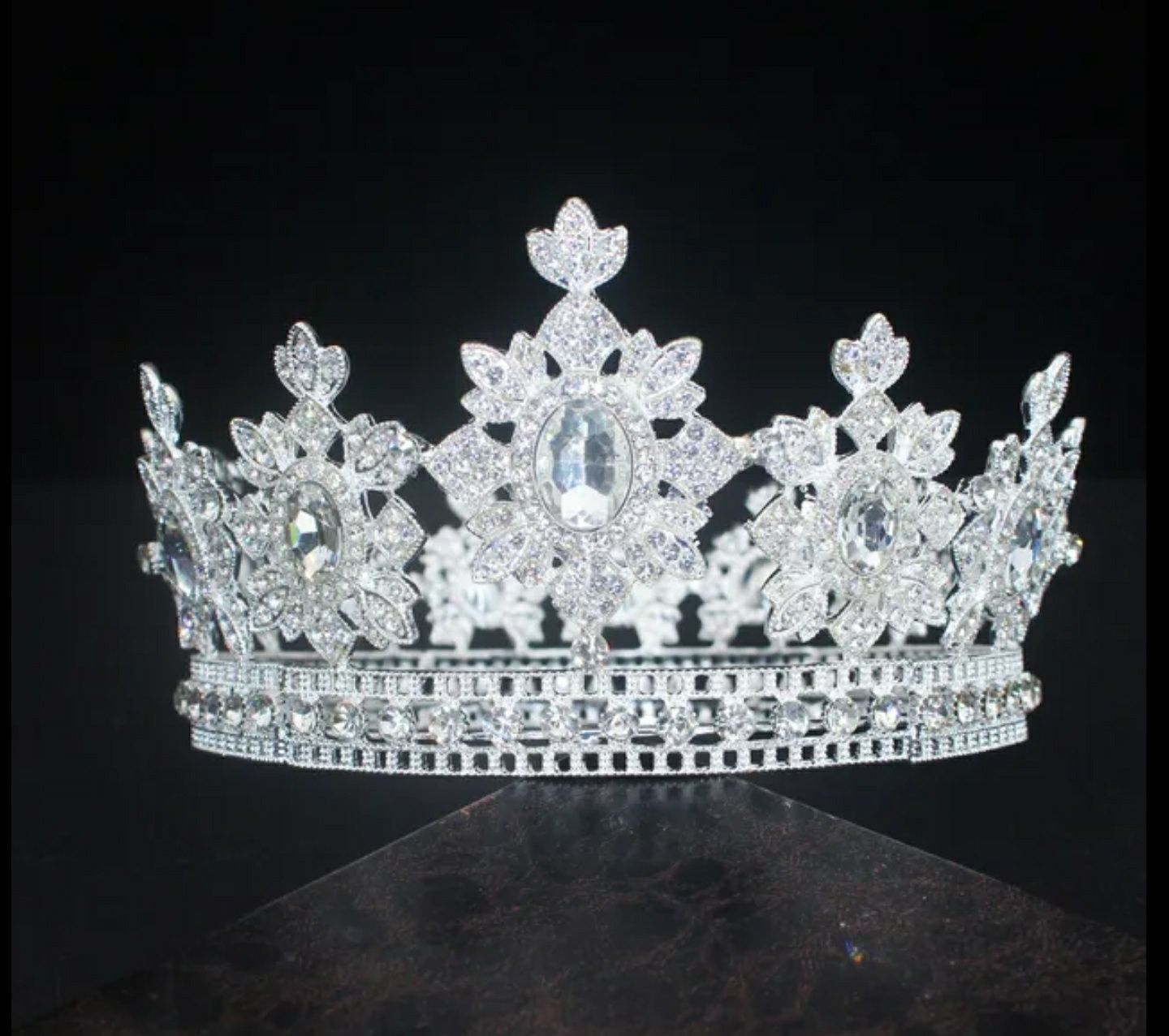 Coroas de Rainha Metálicas