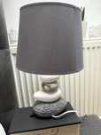 Lampy stołowe szare