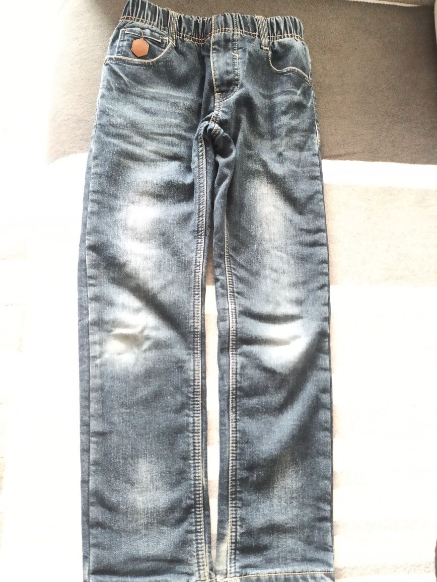 Spodnie jeans ocieplane 134