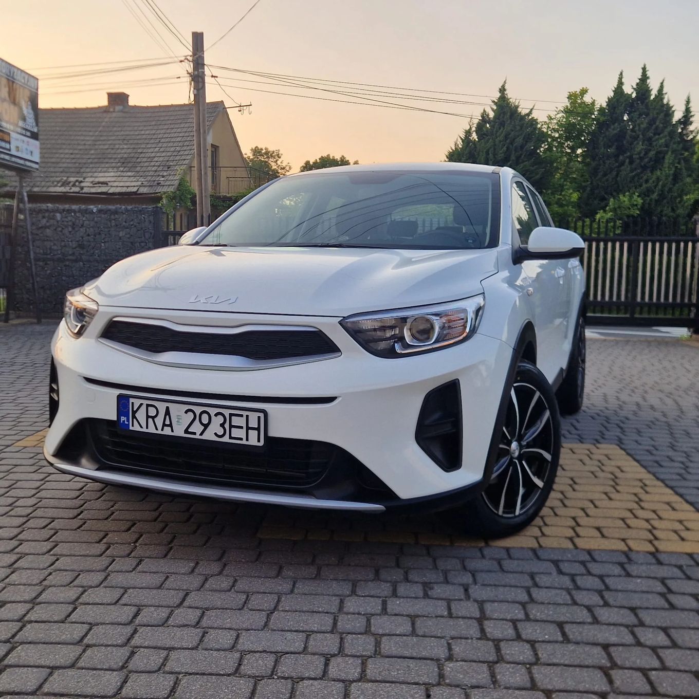 Kia Stonic ~~Kia Stonic 1,2 Benzyna~~Klima ANDROID AUTO Mały Przebieg nowe opony