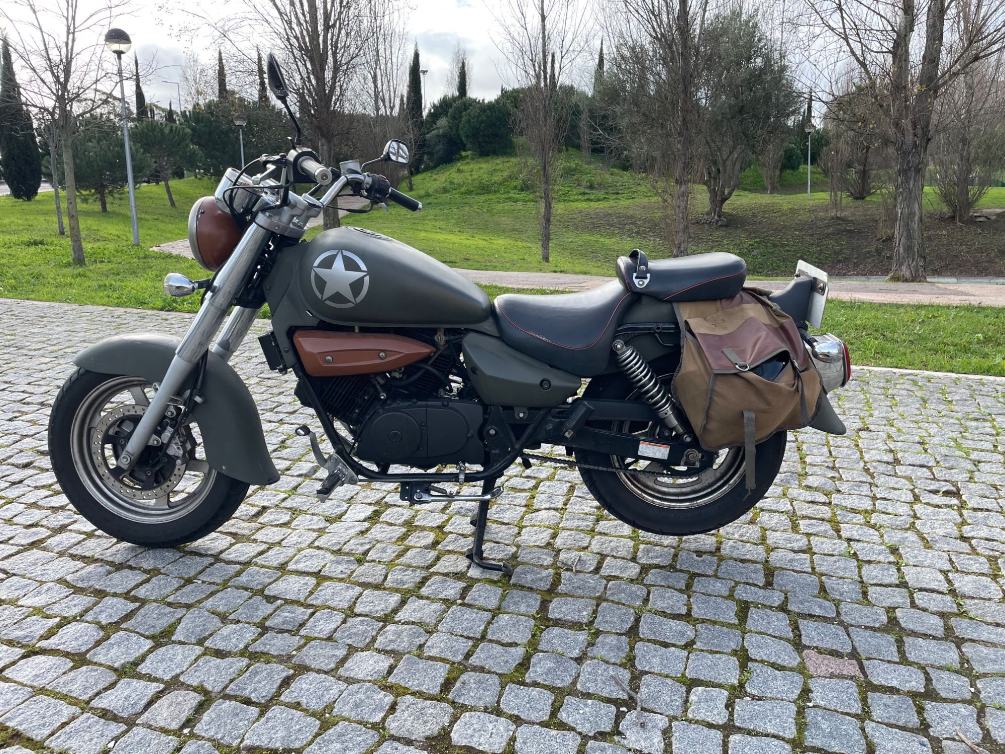 Mota Hyosung Aquila GV