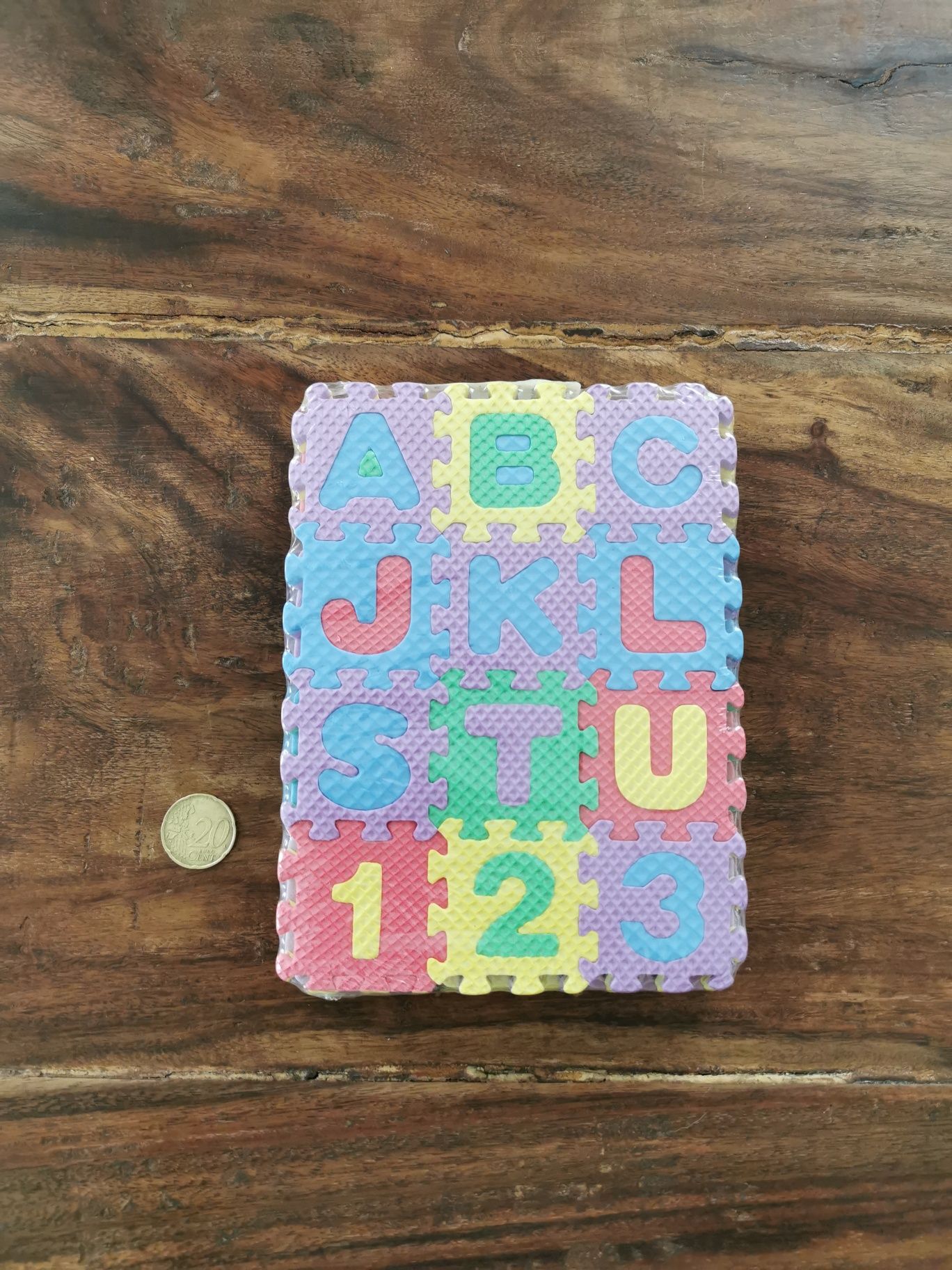 Puzzle abecedário para crianças em espuma