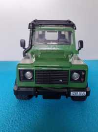 Land Rover defender zielony bruder