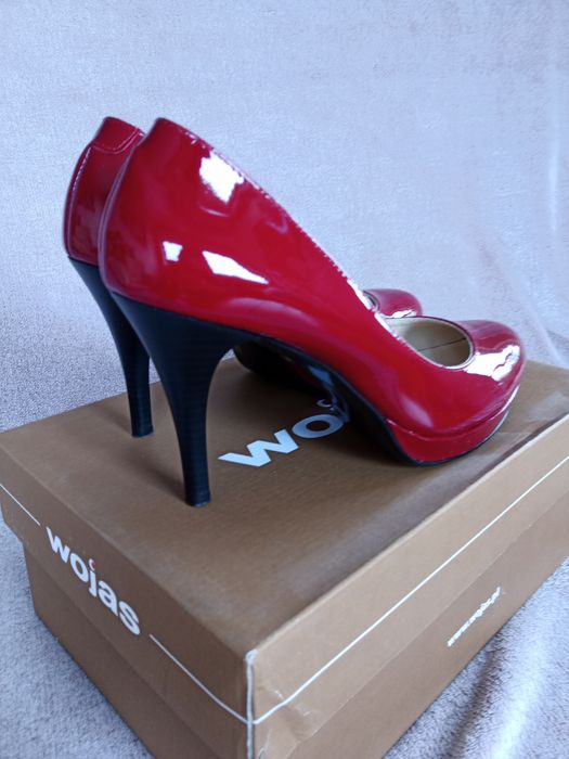 Buty skórzane czerwone czółenka na obcasie