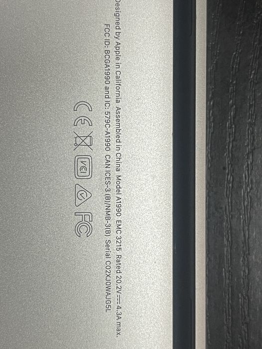 Apple MacBook Pro A1990 15.4"/i7 16 DDR4  256 GB /555X 4 GB . Гарантия