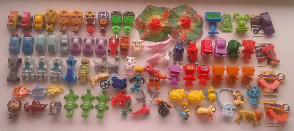 Іграшки Кіндер. Дешево.