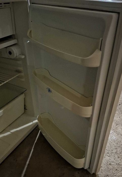 Mini frigorífico a funcionar