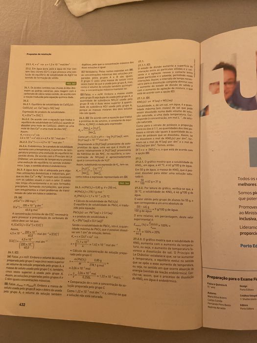 Preparação Exame Nacional Física e Química A - Porto Editora