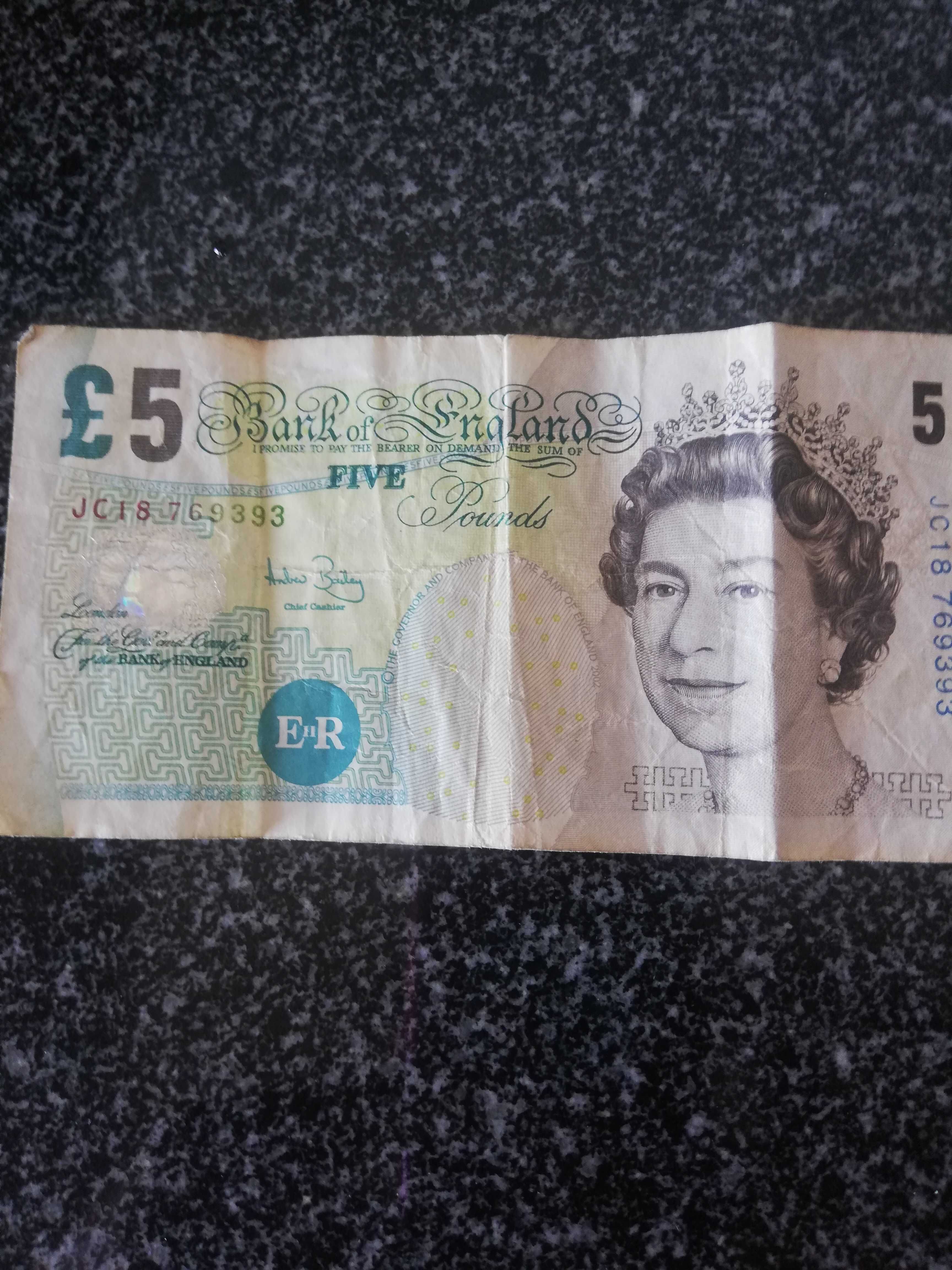 Nota five pounds