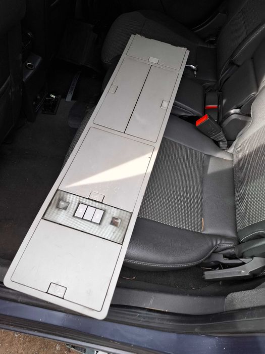 Lampka podsufitki schowek sufitu Opel Vectra C kombi